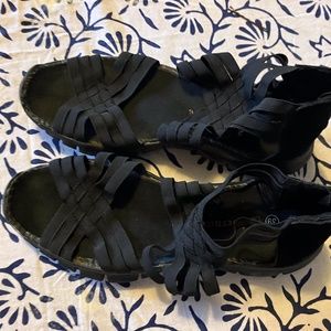 Bernie Mev Black Stretch Gladiator Sandals 39 or 8.5